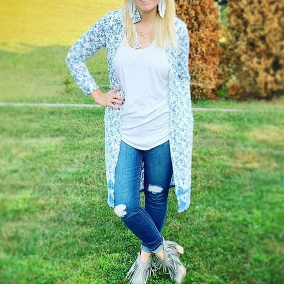 LuLaRoe BNWT S Ellie shirt dress - white blue floral 💙 - Picture 16 of 16